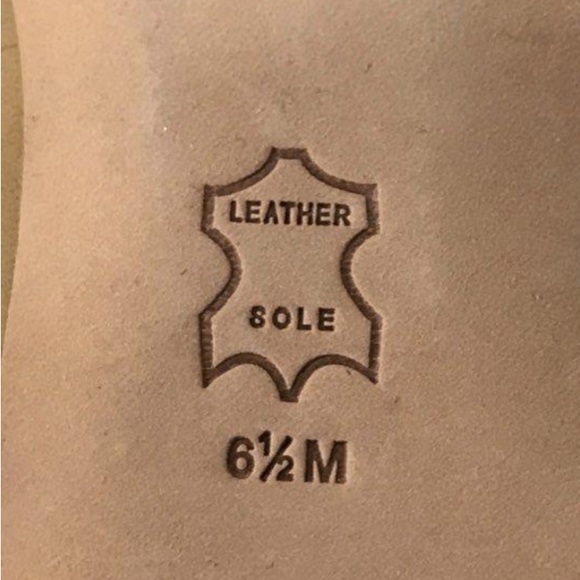 Tory Burch, size 6.5, Beige Leather Flats with Gold Logo, EUC - Picture 5 of 11